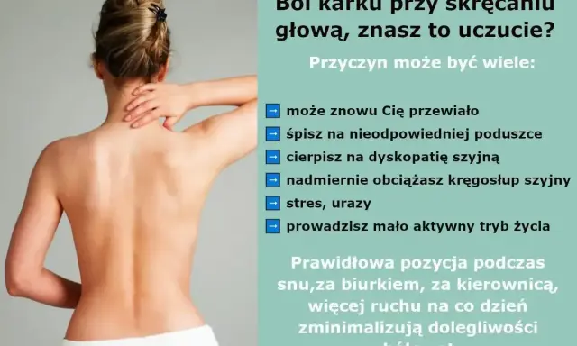 Kobieta masuje bolący kark, który może być efektem skręcenia. Wskazówki dotyczące przyczyn i profilaktyki bólu szyi.